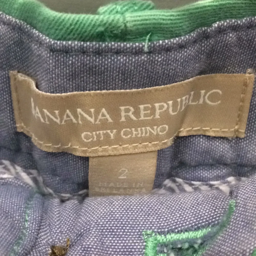 Banana Republic City Fit Chino Light‎ Green Shorts